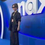 Leticia Dolera Instagram - Ayer fue un día intenso en Madrid donde tuve tiempo para todo: presentación de Pubertat por la mañana, reescritura del capítulo 5, mini siesta, parada en evento de @loewe, presentación por la noche de la temporada del año que viene de @hbomaxes , charleta en la plaza con @antonio_abeledo y @fionavq y metida en la cama viendo un capítulo de HACKS a las once 😎✌🏼 Ah! Y sí, crucé el centro de Madrid en zapatillas de hotel. Ahora ya de vuelta hacia Barcelona para seguir con la pre-producción del que es, por ahora, el proyecto más complejo que he hecho jamás. 💪🏼 A por ello.