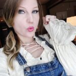 Leva Bates Instagram - Day 2 of @galaxyconoklahomacity! I got the @headlockedcomic panel at 3:15pm, signing all day and some other surprises in store. Come by and see me