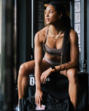 Lex Scott Davis Instagram - Some of you may have noticed my recent fitness journey after having two kids. I know I’m not alone when I say sometimes the gym feels like a hassle when it’s THAT time of month. Between trying to conceal your bloat in super tight gym attire or wearing those granny panties designated for your period, it’s easier to just lay in bed. Carefree thong liners help me fight through the discomfort while providing the layer of protection I need to get through any intense movement. So here we are, in the gym, on my period, with no excuses. Let’s Go Mama! @getcarefree #ad