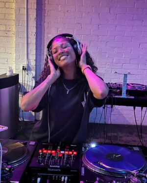 Lex Scott Davis Instagram - My DJ journey started back in 2016. Collecting tips from close DJ friends of mine and putting together stuff I found on YouTube. Bought my first controller off Craigslist in 2017. Played a few parties, and then never touched my equipment again. UNTIL, a little voice in my head told me to get back to the hobbies that sparked joy. With a lot of encouragement from @itsmomcrae , I secretly enrolled myself into @scratchdjacademy to gain true knowledge of the art-form. These are snippets of my set we each had to prepare for a small audience, as completion of the course. I’m so proud of the work done in this room and the girls I shared the space with. I’ve always been a music-head, but I’m forever a student. As @londnlo said “I was voluntarily stretched”. And I hope that inspires anyone reading this that it’s never too late to become a student of new things. 🙏🏽

Also, I haven’t come up with a DJ name yet, what yaw think it should be? 
#MuscleMommy #LSDj #FemaleDJ