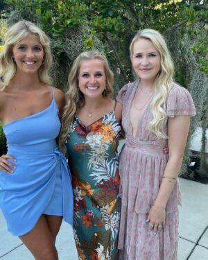 Lexi DiBenedetto Instagram - Ending the summer with a perfect wedding. 

Dress / @lulus 
Shoes / @vincecamuto 
Lip gloss / @tower28beauty 
Foundation / @rmsbeauty 
Blush   contour kit / @merit 
Concealer / @kosas 
Eyeshadow   mascara / @iliabeauty