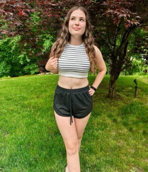 Lexia Hayden Instagram - Search JHJA4 to shop my trendies picks on SHEIN and use coupon Q2Lexia for 15% OFF with the limit of 40 USD
 #SHEINforAll  #saveinstyle #loveshein #ad 
@shein_us @shein_official 
SHEIN EZwear Summer Striped White Print Crop Tank Top White Tops
ID 12587639