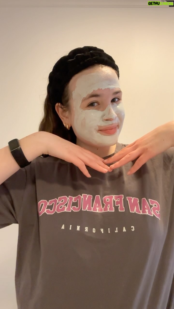 Lexia Hayden Instagram - Thank you @mariobadescu Featuring enzyme cleansing gel to gently exfoliate and cleanse, super collagen mask to tone and firm, and facial spray with aloe, herbs, and rosewater to hydrate. #mariobadescu #dryinglotion #pimplepatch #skincare