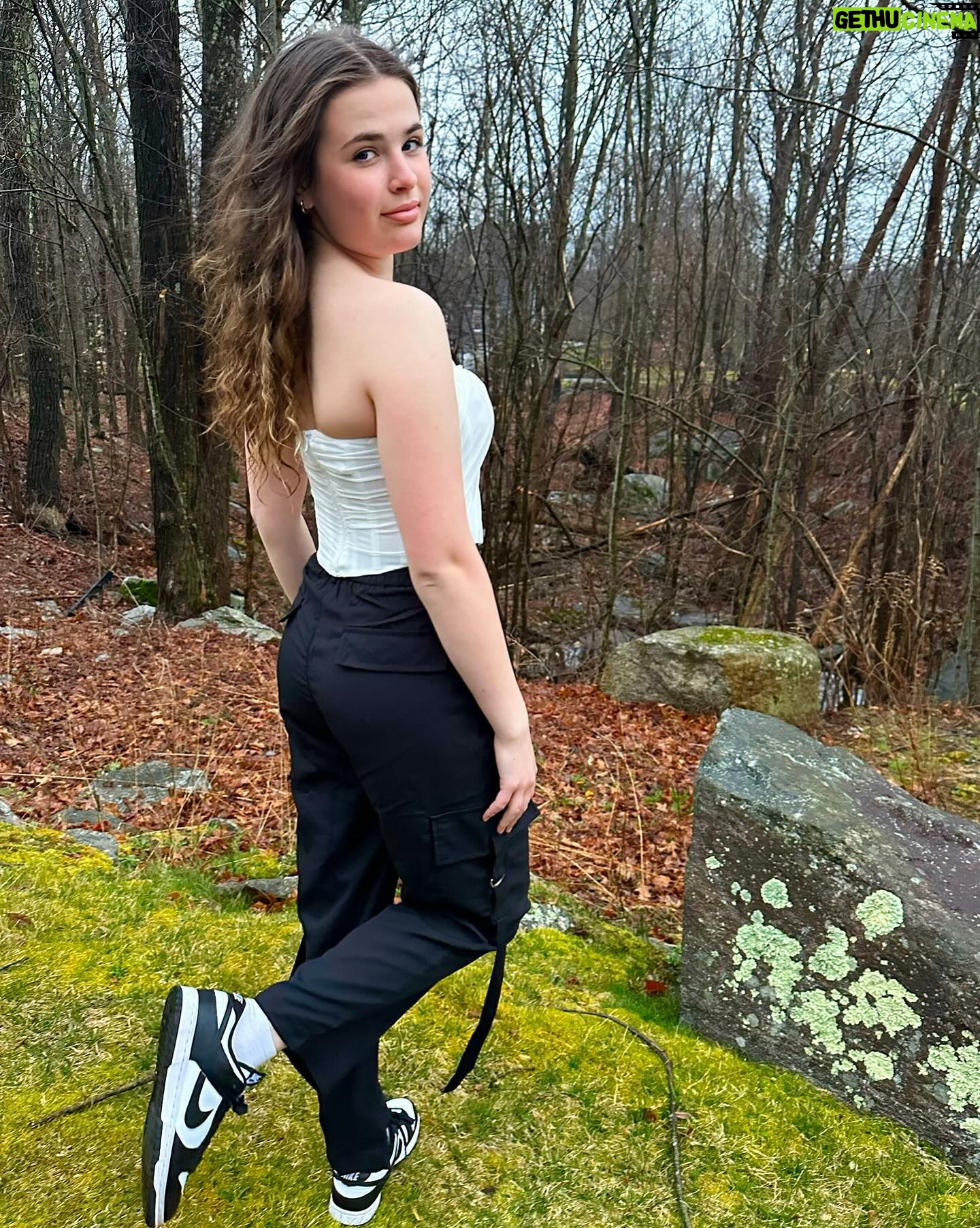 Lexia Hayden Instagram - 2024 SHEIN Music Fest @sheinofficial @shein_us Flap Pocket Side Cargo Pants ID: 13474763 #SHEINmusicfest #SHEINforAll #loveshein #ad Coupon code: MFLexia (Extra 15% off)