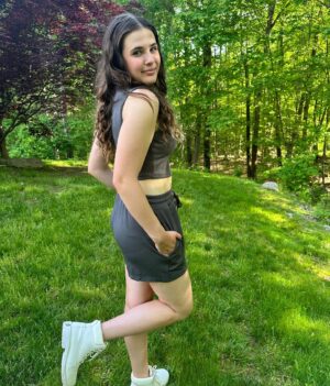 Lexia Hayden Instagram - Search JHJA4 to shop my trendies picks on SHEIN and use coupon Q2Lexia for 15% OFF with the limit of 40 USD
 #SHEINforAll  #saveinstyle #loveshein #ad 
@shein_us @shein_official
SHEIN EZwear Scoop Neck Tank Top And Track Grey Shorts
ID: 11321935