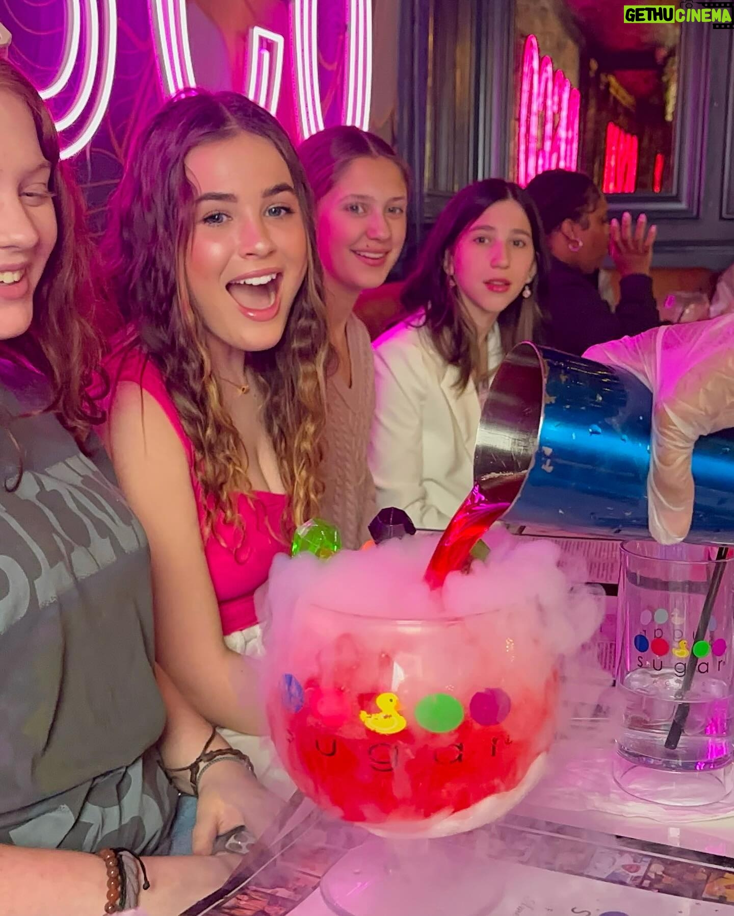 Lexia Hayden Instagram - Thank you @sugarfactorytimesquare @thesugarfactory for hosting me & my friends! The food was delicious and those drinks were so magical. The dessert was unreal. We all had a blast!
