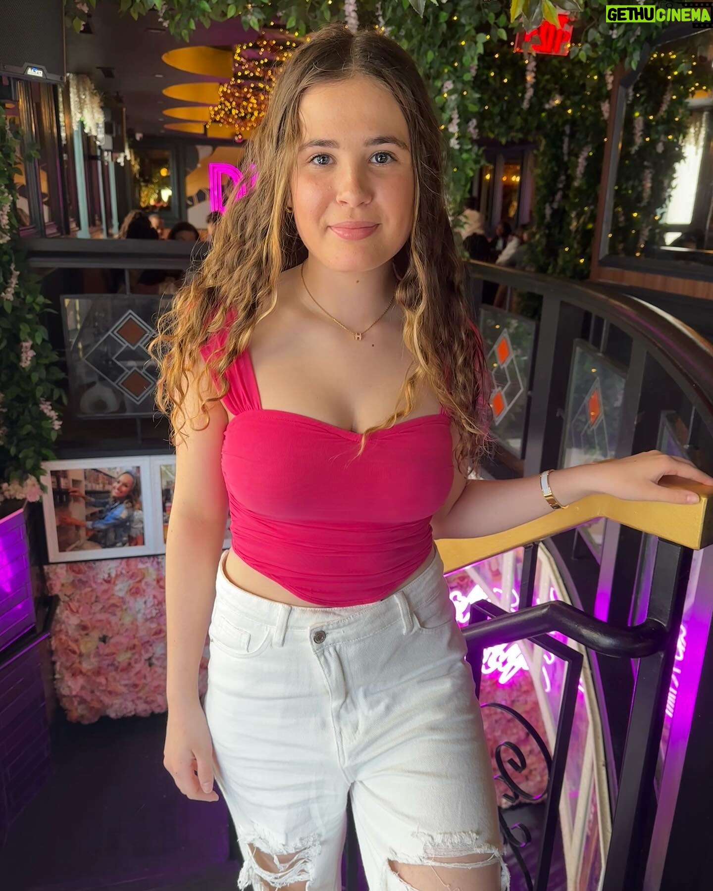 Lexia Hayden Instagram - Thank you @sugarfactorytimesquare @thesugarfactory for hosting me & my friends! The food was delicious and those drinks were so magical. The dessert was unreal. We all had a blast!