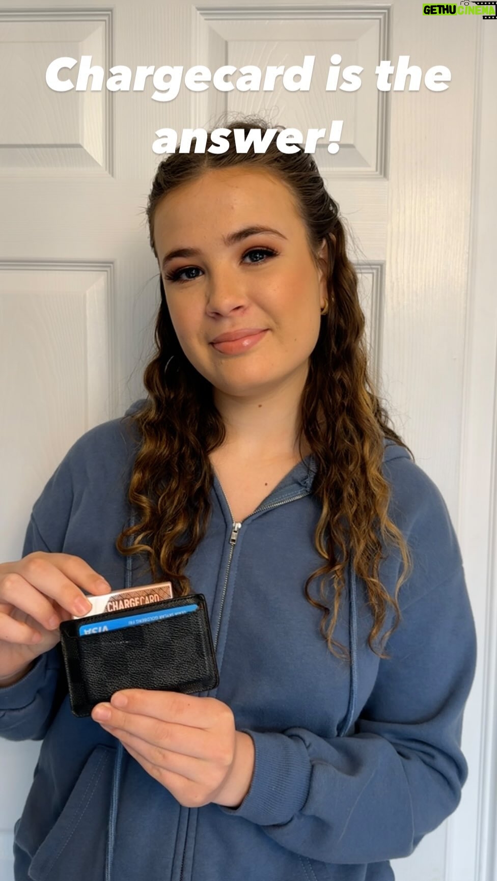 Lexia Hayden Instagram - @aquavault is a must have! #aquavault #chargecard #portablecharger