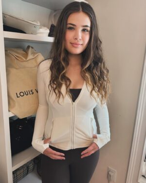 Lexia Hayden Instagram - Comfortable like your own skin 
@glowmode_official 
 Code: ballet74(15% off).
@glowmode_official only #GLOWMODE, #GLOWMODEonpointe
#Glowmode #Glowmodecolors 
GLOWMODE FeatherFit™ Deep V Wrap Bodysuit
13057854

GLOWMODE FeatherFit™SportsRomper
13057685

GLOWMODE FeatherFit™ Cut-Out Bodysuit
13057968

GLOWMODE FeatherFit™ Cross Back Tu
mmy Control Shapewear Jumpsuit
13057889