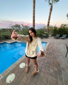 Lexy Kolker Instagram - thankful🫶🏻🥂