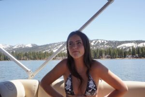 Lexy Kolker Instagram - lake bound 👙