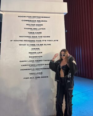 Lexy Kolker Instagram - his loss 🤑