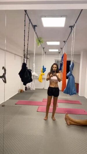 Leyla Bilginel Instagram - Artık tamamen dönüş yaptım ve muhteşem bilgiler deneyimlerle yolculuğumu tamamladım! Artık sevgiyle aktarım zamanı. Muhteşem güzellikler var önümüzde ve çok keyifli bir ekiple eylülde sizlerle olacağım. Gençliğin sağlığın ve zihin ruh sağlığımın özellikle tek adresi olmak niyetimiz. Şu dönemde neye ihtiyacımız var İŞTE o bizde! Heyecanla hazırlanıyoruz. ☺️🙏