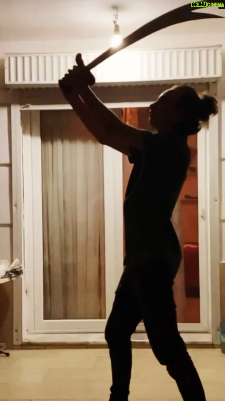 Leyla Bilginel - 7.9K Likes - Ya Allah Ya Muhammed Ya Ali! Yasımız birdir Ya Allah! HZ. Muhammed’in gözünün nuru iki torunu! Can yavrusu HZ. Fatma anamızın. Kanı canı HZ. Ali’nin iki gözünün ışığı HZ. Hasan ve HZ. Hüseyin evlatları Ehli_beyit yasıdır yasımız! Zülfikardır ışığa uzanan sabrımız! 🙏 Alevi’si sunnisi yoktur ALLAHI BİR BİLEN MUHAMMET ÖZÜYSEN CANA CANSIN KELAMI BİRSİN! Dualarımız bir ola gerçeğe hü 🙏