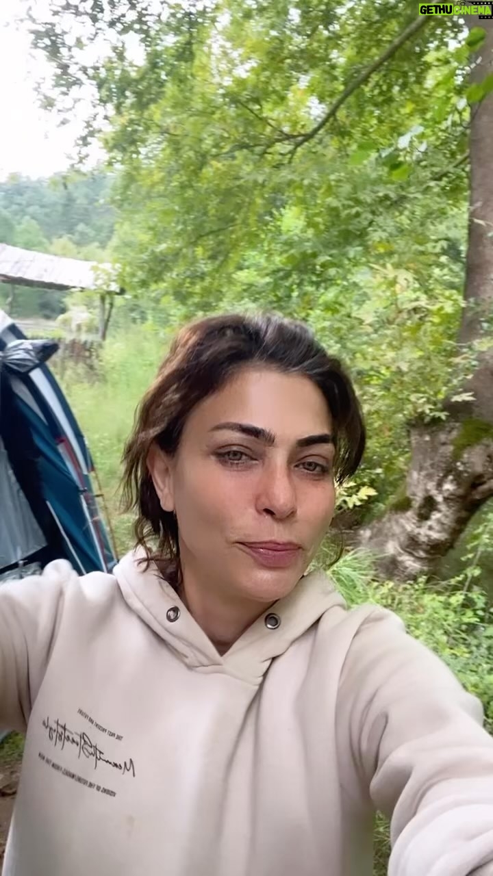 Leyla Bilginel - 4K Likes - Açın yüksek ses dinleyin kızlar bu şarkıyı! Sözlerini iyice dinleyin’ lütfen stres unutmayın en büyük düşman! Hastalıklı bir dünya DEĞİL sistemin zıttına sağlıklı ve mutlu bir toplum olma dileğiyle günaydın diyorum! 🥰🙏🧡