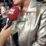 Leyla Bilginel Instagram - Bu gün kozmetik fuarındaydım ve işte Show haber röoartajım. Her gün milim milim kanımıza kimyasal içeren kozmetiklerden zehir sokuyorsunuz. Artık yeni bir dönem geliyor. Doğal bitkisel ve mucize sonuçlar veren #leylabilginel sağlık ürünleri hayatınızda. Bir kullanan bir daha vazgeçemeyecek! Bundan emin olun 🥰🙏