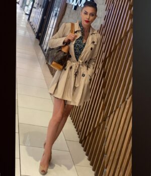 Leyla Bilginel Instagram - Canlar uzun zamandır makyaj yapmayan ben arada sırada bir kaç dokunuş yapıyorum. Nedir düşünceleriniz merak ediyorum. Tamamen doğal mı? Yoksa böyle biraz dişi dişi mi? Olmalı.! 🤔😋