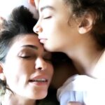 Leyla Bilginel Instagram - Oğlum aşkım büyüdün. Bu hem mutlu ediyor insanı hemde küçüklüğündeki hallerini özlüyorum! Bebekliği olsun çocukluğu olsun! Bu yüzden yeni anne olanlar bol bol video ve fotoğraf çekin. ☺️🙏❤️ Hayırlı bayramlar olsun güzel canlar ☺️🌺