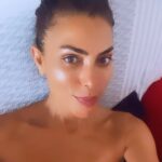 Leyla Bilginel Instagram - İşte pırıl pırıl gergin saten görünümlü sıkı bir cilt! Muhteşem dörtlü goji yüz maskesi goji berry sabunu yüz serumu fermante yüz toniği kullanan her can bu güzelliğe sahip olabilir! Binlerce can aynı güzelliği yıllardır yaşıyor çok şükür! LB markası tüm ürünler birbirinden güzel ve şifalı! Deneyen baz geçemez! 🥰🙏