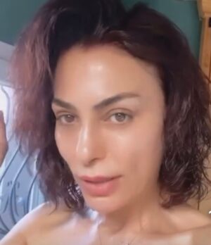 Leyla Bilginel Instagram - Canlar uzun zamandır makyaj yapmayan ben arada sırada bir kaç dokunuş yapıyorum. Nedir düşünceleriniz merak ediyorum. Tamamen doğal mı? Yoksa böyle biraz dişi dişi mi? Olmalı.! 🤔😋