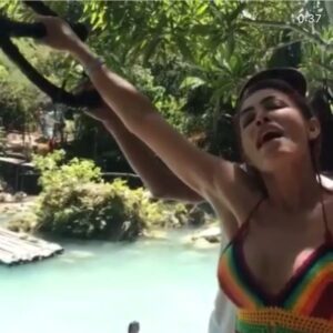 Leyla Bilginel Instagram - Özledim bu hallerimi çok özledim yaaaa gitmek istiyorum yine doğanın tam ortasına düşmek istiyorum! Ya siz canlar özlediniz mi benim bu hallerimi! 🤪😁 iki sene önce hastalıktan kurtulur kurtulmaz atmıştım kendimi yollara! Filipinler’de muhteşem bir yerdi beş gün burada kalmıştım. Ah özledim yaa ve az kaldı bekleyin yine yollara düşeceğim 🙏☺️