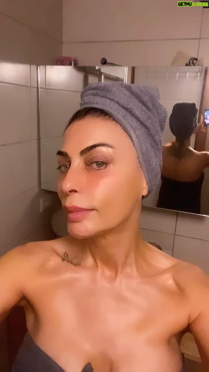 Leyla Bilginel - 2.4K Likes - SEN SUS CİLDİN KONUŞSUN! 😁
Ben bu işi çözdüm güzel canlar! Kanıtlı delilli hemde tüm
detaylarıyla ortada olan bir gerçek bu!
DOĞAL GIDALARLA SAĞLIKLI GENÇ DİRİ VE GÜZEL OLMANIN TÜM GERÇEĞİ BENİM! ÇOK İDDİALIYIM ÇOOOK! ÇÜNKÜ HER ŞEY ORTADA!
YÜZ MASKEM MUCİZELER YARATIYOR YILLARDIR!
İÇTİĞİMİZ MUHTEŞEM SİRKE ÜRÜNLERİMLE SAĞLIKLI OLMAYI VE YENİ ÜRÜNÜM GOJİ BERRY VÜCUT MASKEMLE OLAY TAMAMLANDI!
HİÇ BİR ESTETİK OLMADAN! HİÇ BİR YENİ DÖNEM ALETLERE O BİR ÇOK BİR ŞEY VARYA (adlarınıbilmiyorum🙈) GEREK KALMADAN CİLT BAKIMLARI YAPTIRMADAN…. Kiiii! EN ÖNEMLİSİ SIFIR KİMYASAL OLMADAN 50 YAŞINDA SPOR YAPMAYAN BİR İKİNCİ KİŞİ DAHA VARSA BUYURSUN! 🙃😉
BENCE BANA NOBEL ÖDÜLÜ VERİLMELİ Kİ EMİNİM YAKINDA DÜNYA BENİ KONUŞACAK! 😋