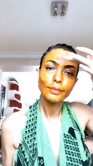 Leyla Bilginel Instagram - Goji Berry maskesi doğal yağların ve dünyanın en muhteşem meyvesiyle bir araya gelerek oluşan bu muhteşem maskeyi bir kez olsun herkes denemeli! Zaten bir kez deneyen neden bahsettiğimi anlayacaktır! @leylabilginel.shop #gojiberrymaskesi