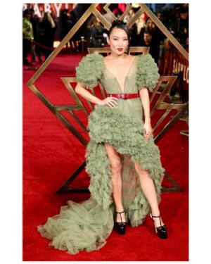 Li Jun Li Instagram - 🇬🇧 Thank you, London for celebrating the premiere of @babylonmovie last week ♥️ And thank you, @gucci for this beautiful and unforgettable dress, Lady Fay would be proud. 🎋

Stylist | @highheelprncess 
Dress, Shoes   Clutch | @gucci 
Press Look | @louisvuitton 
Makeup | @sarahillmakeup 
Hair | @miguelmartinperezldn 
Jewelry | @rachelbostonjewellery 
@personapr | @jadejacquelyn 
#babylonmovie