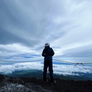 Li Sum Ling Instagram - .
終於上到富士山🗻
一路都想去
順應天意同任性嘅我等到機會了
係Gao芯假期同collar全日制學院完左之後
留低登山 送自己一份禮物

好想分享比大家
所以拍左個vlog
設備簡陋，希望大家唔好介意🤧

收到大家嘅留言
感謝你哋嘅鼓勵
我都知好危險
不過唔使擔心
除咗兩隻腳甲瘀咗到而家都未好返
同埋撼親隻腳之外冇乜大礙🤧

好感謝我嘅剪接師
將我啲非常劣質嘅影片剪到咁順
多謝你嘅用心
大癲 @kennethtang1102 

俾大家睇吓自編自導自演嘅過程🤭
感受收錄係my YouTube channel 裏面
希望大家睇得開心，順便可以幫手cls☺️
感謝你們💕