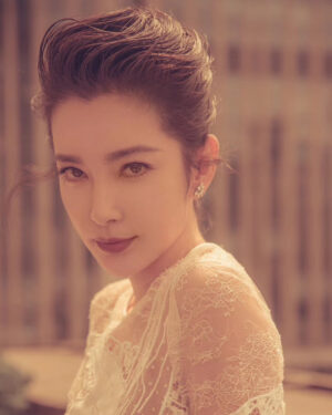Li Bingbing Instagram - Shanghai is one of my favorite city! I had so much memories here! #shanghai #shanghailife_