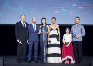 Li Bingbing Instagram - The Meg premiere in Beijing Water Cube. 💧💧💦 Thank you all for coming and hope you had a great time in Beijing! @megmovie @jasonstatham @rubyrose #themeg #watercube #beijing