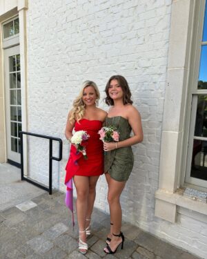 Lia McHugh Instagram - Senior Hoco !!