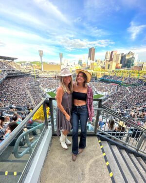 Lia McHugh Instagram - Long live cowgirls - Morgan Wallen