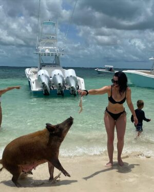 Liana Ramirez Instagram - finally Bahamas pics 🇧🇸