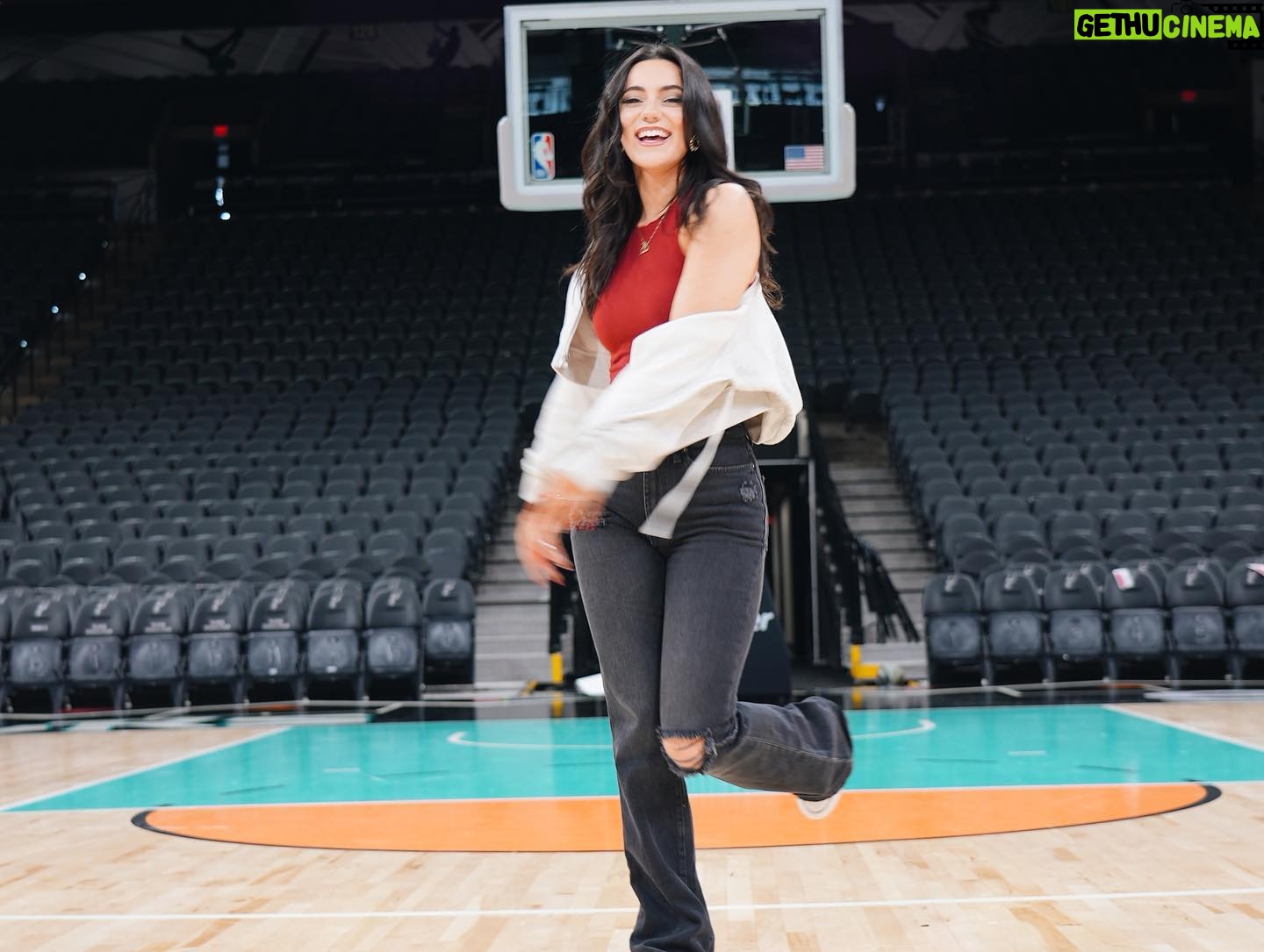Liana Ramirez Instagram - whole place to myself🏀 @spurs
