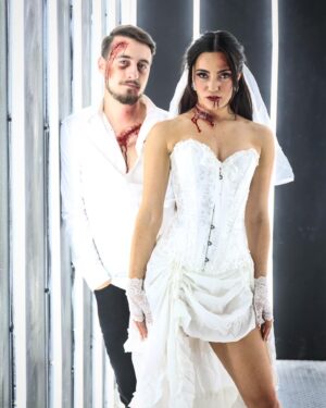 Liana Ramirez Instagram - till death do us part🪦 #happyhalloween 
📸: @dylanlujano 
💋: @sammiezavala