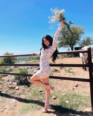 Liana Ramirez Instagram - april (bridal) showers in Texas💍

thank you @fiftyflowers for spoiling us with flowers at my ATX bridal shower! My girls loved the bouquet bar and creating their own arrangements to take home! 

wearing: @nadinemerabi @nadinemerabibridal ✨🤍thank you for this beautiful dress!