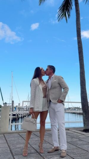 Liberté Chan Instagram - Weekend fit check 🤍🤎🤍

Rate our look 1-10 

#yachtday #boatday #fitcheck✔️ #mrandmrs #miamiweekend #miami