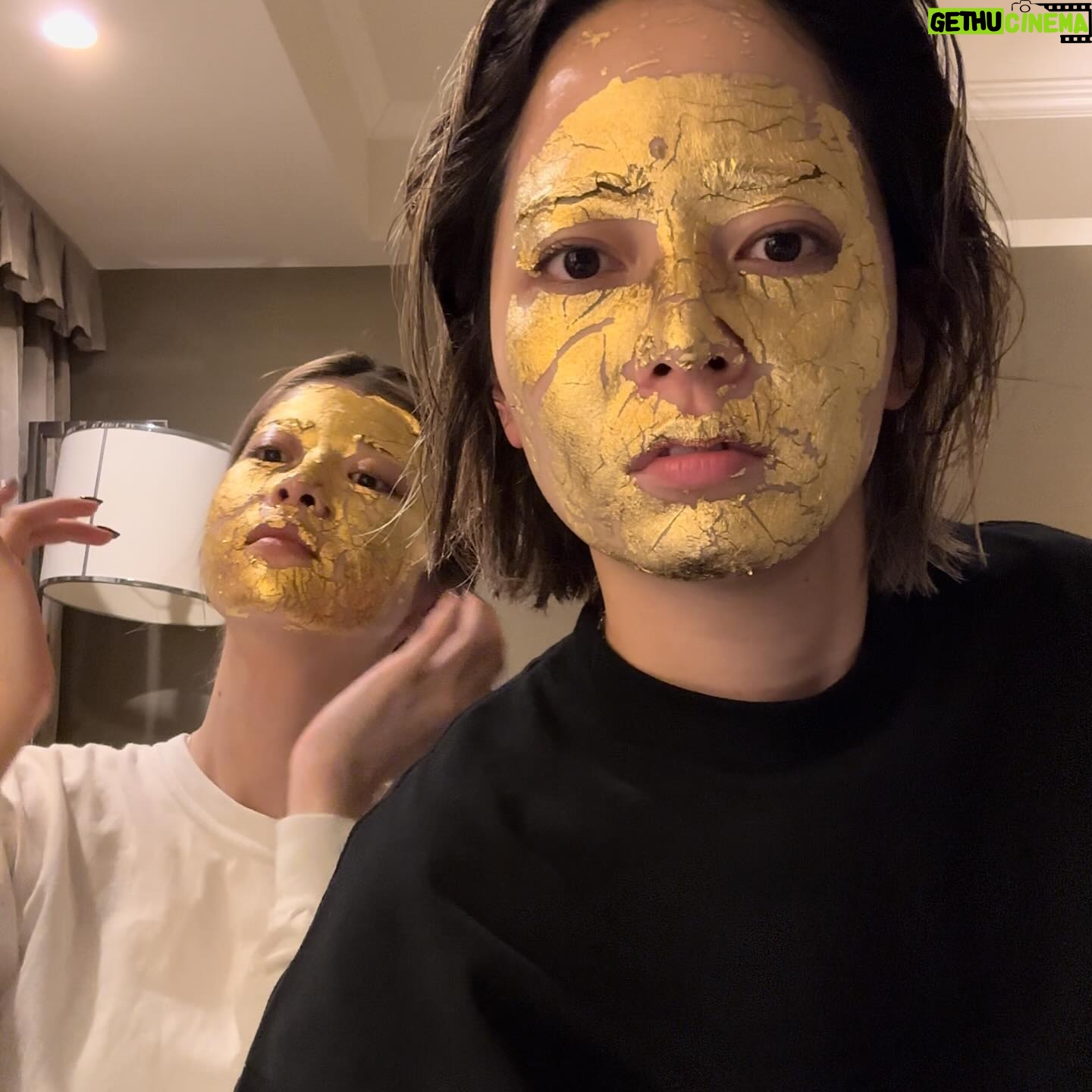 Licaxxx - 3 Likes - 365 MAKEUP&OOTD 金色やユメカワな日も...