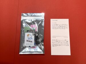 Licaxxx Instagram - Sony Park Miniで開催中のパークローゼット、蓮沼執太さん回に参加しています！PCに眠る私しか見れないデータを売ってたんですが、どうやら信用と引き換えにどなたかに買って頂いたみたいです。
私の出品はもうないかもしれないですがぜひ遊びに行ってみてください！

蓮沼さん招集ありがとうございます🤝

#Repost @ginzasonypark with @use.repost
・・・
【音楽家・蓮沼執太さんによるクローゼット空間「unpeople」（unに×印）/ ParCloset, “unpeople” (strikethrough on “un”),Closet space by the musician, Shuta Hasunuma started today.】

先月リリースされた自身のアルバム『unpeople』のunに斜線をつけて、「unpeople」（unに×印）。
「人」をテーマにしたプログラムをSony Park Miniで開催しています。

蓮沼さんと蓮沼さんのお友達20名以上の方が出品するモノやコトが、期間中Sony Park Miniに並んでいきます。

蓮沼さん自身は12/2(土)にライブを開催。
詳細はSony Park公式SNSにてお知らせいたします。
その他にも様々なジャンルで活躍する皆様の思い思いのモノやコトとの出会いをお楽しみいただけます。

売上の半分を寄付する『パークローゼット』の第3弾。
今回の寄付先は「子どものための災害時緊急・復興ファンド」です。

The 3rd “ParCloset” program on the theme of “People” is now exhibiting at Sony Park Mini.
In this program, more than 20 group of people who gathered for the musician Hasunuma’s idea are exhibiting their items and services at Sony Park Mini.
This “ParCloset” program’s half of the proceeds will be donated.
This time, the donation will go to the “Emergency Disaster and Recovery Fund for Children”.

蓮沼執太（音楽家） @shuta_hasunuma

acote（ショップ）  @acote.tokyo
L PACK. （アーティスト） @lpackn
オードリー・フォンドゥカヴ（アーティスト） @audrey.fondecave
岡澤浩太郎（八燿堂、編集者） @mahora_book
小池アイ子（グラフィックデザイナー） @aikokoikeaiko
嶌村吉祥丸（写真家） @kisshomaru
xiangyu （ミュージシャン） xiangyu_dayo
SHOKKI （セラミックレーベル）　@s.h.o.k.k.i
Nerhol （アーティストデュオ） @ner_hol
Noritake （イラストレーター） @noritake_org
橋本梓（キュレーター） @azusa_curatorialworks
平山昌尚（アーティスト） @masanaohirayama
山田亮太（詩人）
Licaxxx （アーティスト） @licaxxx1 

-————————⁠
パークローゼット 「unpeople」（unに×印）
11/22 (Wed)〜12/5(Tue)
11:00-19:00
at Sony Park Mini
https://www.sonypark.com/mini-program/list/041/
-————————⁠

#蓮沼執太 #ShutaHasunuma
#people_ShutaHasunuma
#パークローゼット #ParCloset
#unpeople #アンピープル 
#銀座ギャラリー #銀座アート巡り
#SonyParkMini #SonyPark #Ginza
#GinzaSonyParkProject