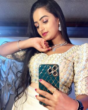 Likitha Murthy Instagram - 🤍🤍
Outfit by: @ekaiva_make_it_original 
#designerwear #instapost #likithamurthy