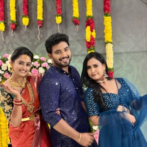Likitha Murthy Instagram - Sister’s make the best memories together ✨💙🥰 

my 2 👀 @likitha_murthy_15 
@rasagnya_ritu 💕

#akka #sisterslove❤️👭 #crazypeople #madness #pictureofday #shootvibes 
#foreverfriendship #akkathambi #collectingmoments #loveuakka😘😘
