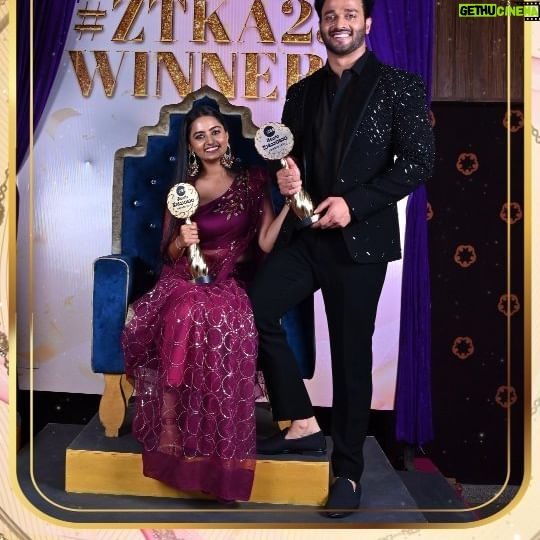 Likitha Murthy Instagram - Best Romantic Couple - The Winners are Rajeshwari & Rudra for #RajeshwariVilasCoffeeClub Congratulations on the victory! #ZTKA2023🏆 #ZeeTeluguKutumbamAwards2023 #KutumbamAwards2023 #ZeeTelugu #ZTKAWinningMoments💫 @akarshbyramudi @likitha_murthy_15