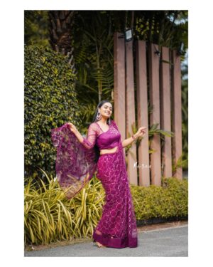 Likitha Murthy Instagram - Zee Kutumbam awards 2023🫰
#zeekutumbam #designerwear #mua 
Styled by: @apoorva_reddy_yaramala 
Mua: @uk_make_over 
Outfit: @swathikondabala_label 
Earrings: @anyas_2020 
Pc: @mohan_.portraits