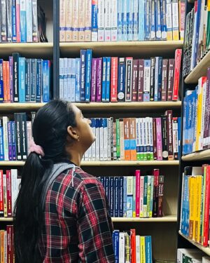 Likitha Murthy Instagram - **MAJOR MISSING** >>>> Being a Student
Wish i could go back to those phase of life and live to the fullest all over again…..🥰🥰