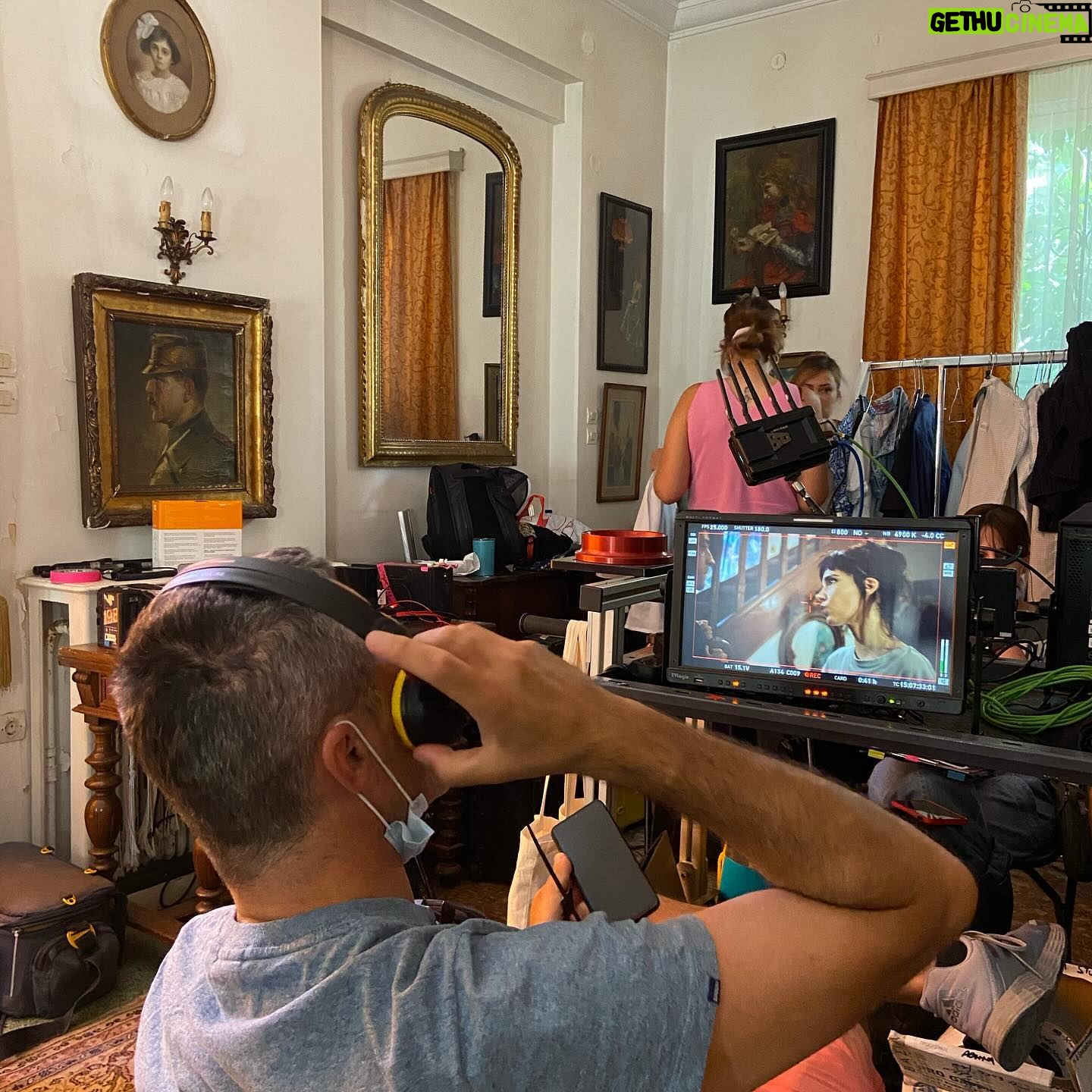 Lila Baklesi - 7K Likes - Το «ΣΩΣΕ ΜΕ» στο NETFLIX
Μεγάλη χαρά για αυτή τη δουλειά και τους συνεργάτες μπροστά και πίσω από τις κάμερες 🧡
Βασισμένο στο βιβλίο του @disimos1
Σκηνοθεσία: Πιέρρος Ανδρακάκος @pierrosandrakakos
Σενάριο: @disimos1 @pierrosandrakakos Βαγγέλης Νάσης
Διεύθυνση Φωτογραφίας: @vasilis_kasvikis
Casting: @sofiacasting1 @ready2cast
Ενδυματολόγοι: @evelyna_darzenta @annazotou
Σκηνογράφος: @doumasj
Βοηθός Σκηνοθέτη: @mple_kounoupidi
Β’ βοηθός σκηνοθέτη: @georgetsirogiannis
Script: @kwnina.v
Μακιγιάζ: @gioapal
Hair Stylist: @kaitiaravantinou
Ηχολήπτης: @fotiadis_location_sound
Sound Design: @md_recording_studios
Πρωτότυπη Μουσική: @stavrosmarkonis
Μοντάζ: @xrmarkakis
Showrunner: @ydonos
Executive producer: @iskasm