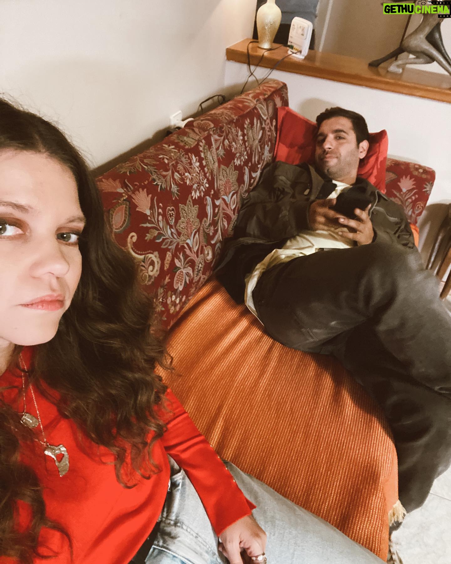 Lila Baklesi - 4.8K Likes - Μια μέρα στα Αχούρια🧡
«ΣΤΑ ΣΥΝΟΡΑ»
@stasynora
@starchanneltv
Κάθε Κυριακή στις 20:50
Dir. @thomopoulosvasilis
@cubertmclie
👗 @chrysa__varvag__
💄 @roy_botsakou
🪮 @annasiozou