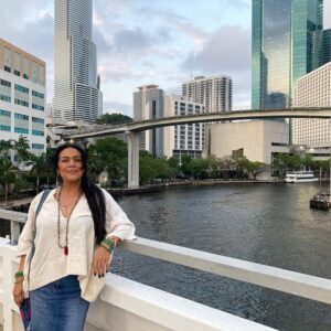 Lila Downs Instagram - La maravilla de Miami, de las amistades, de la energía, y de la música. 🌱 que lindo compartir @npastorioficial @sole_pastorutti 

#LilaDowns #niñapastori #LaSole