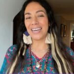 Lila Downs Instagram - Ayudemos a mejorar la educación de las mujeres indígenas, afro mexicanas y de comunidades oaxaqueñas. Los invitamos a la velada musical el próximo 11 de mayo en @casa_pedregal. Una velada íntima, donde podremos conversar y cantar algunos temas en una noche llena de causas.