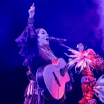 Lila Downs Instagram - Hermosa mañana de domingo 🌸 y ya casi se acerca la primavera. Disfruten que mañana es puente… y recuerden que ya están en venta general los boletos para el @auditoriomx por @ticketmaster_mx. Cuéntenos que hacen en día de descanso 😌 📸: @lulurdapilleta #LilaDowns #Concert #musicamexicana